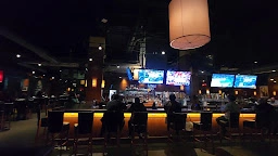 Bar Louie – Patriot Place