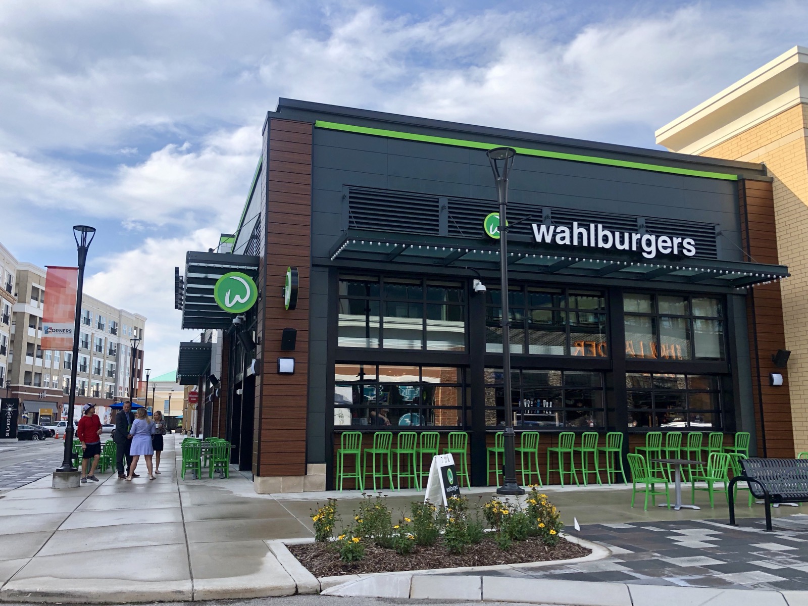 Wahlburgers – Patriot Place